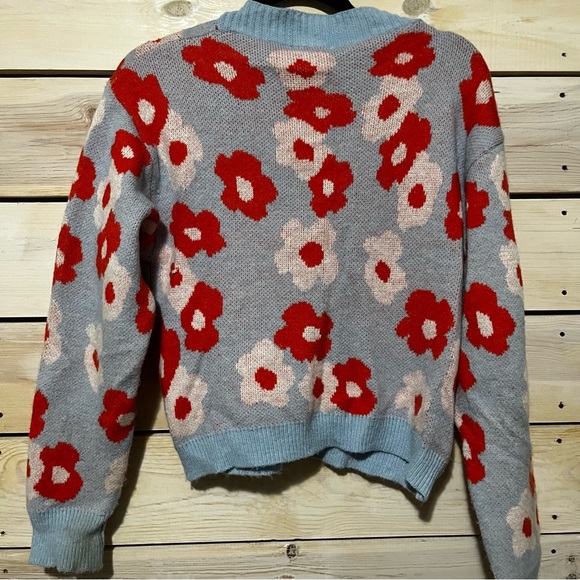 Women's Red and Blue Floral V-Neck Crop Cardigan - Picture 7 of 8